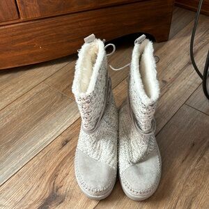 TOMS boots